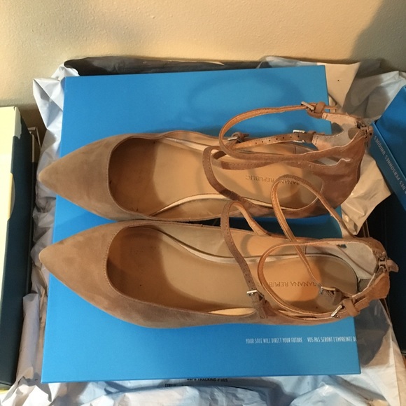 Banana Republic 10 Flats - Picture 5 of 6